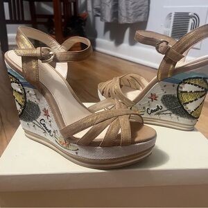 Coach excellent condition sandals